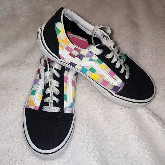 Van's - Picture 2 of 4